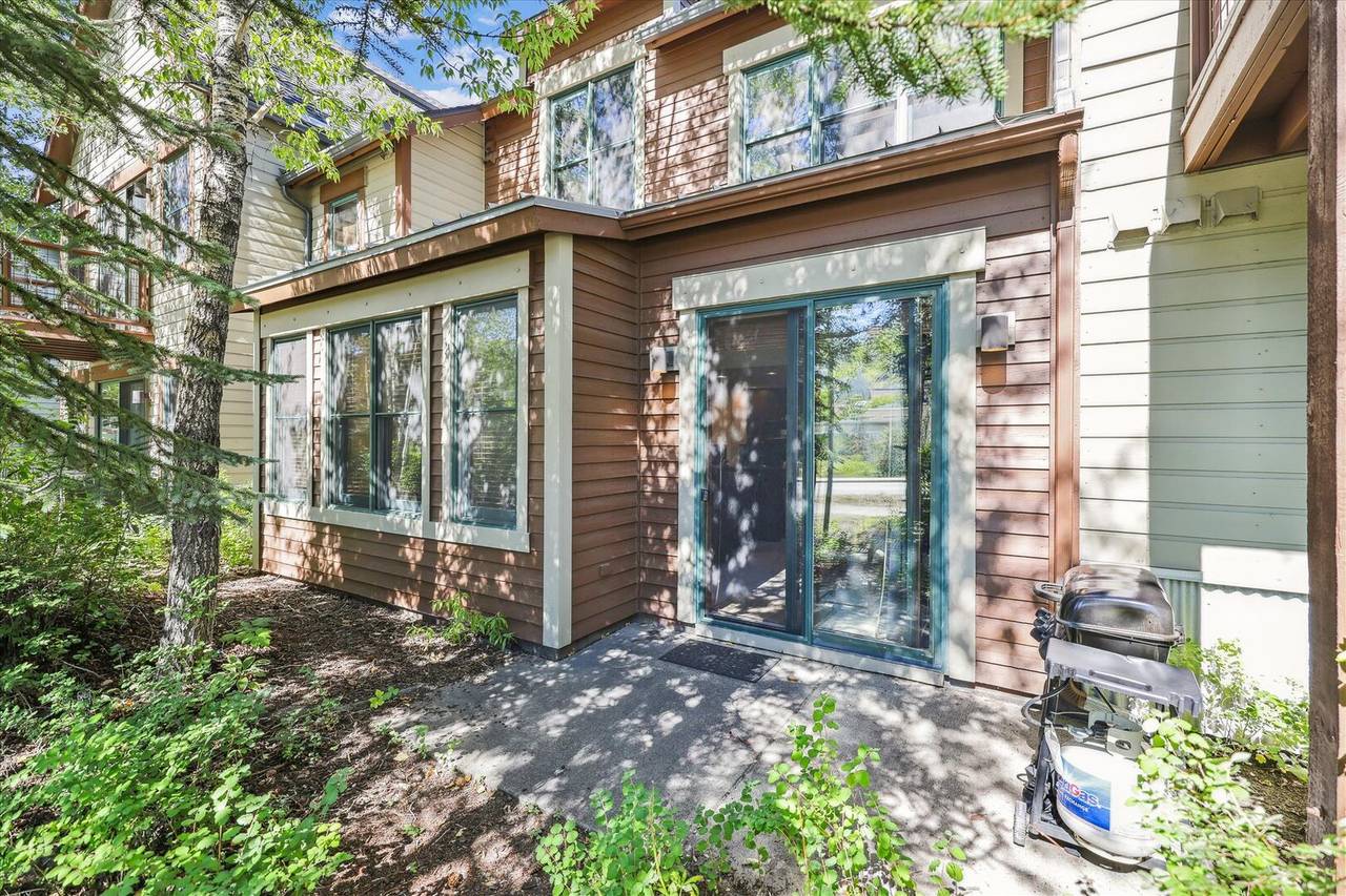 Patio - Main Street Junction 26 - Breckenridge Vacation Rental Patio - Main Street Junction 26 - Breckenridge Vacation Rental