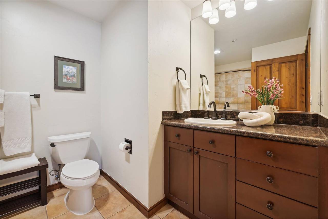 Bathroom - Main Street Junction 26 - Breckenridge Vacation Rental Bathroom - Main Street Junction 26 - Breckenridge Vacation Rental
