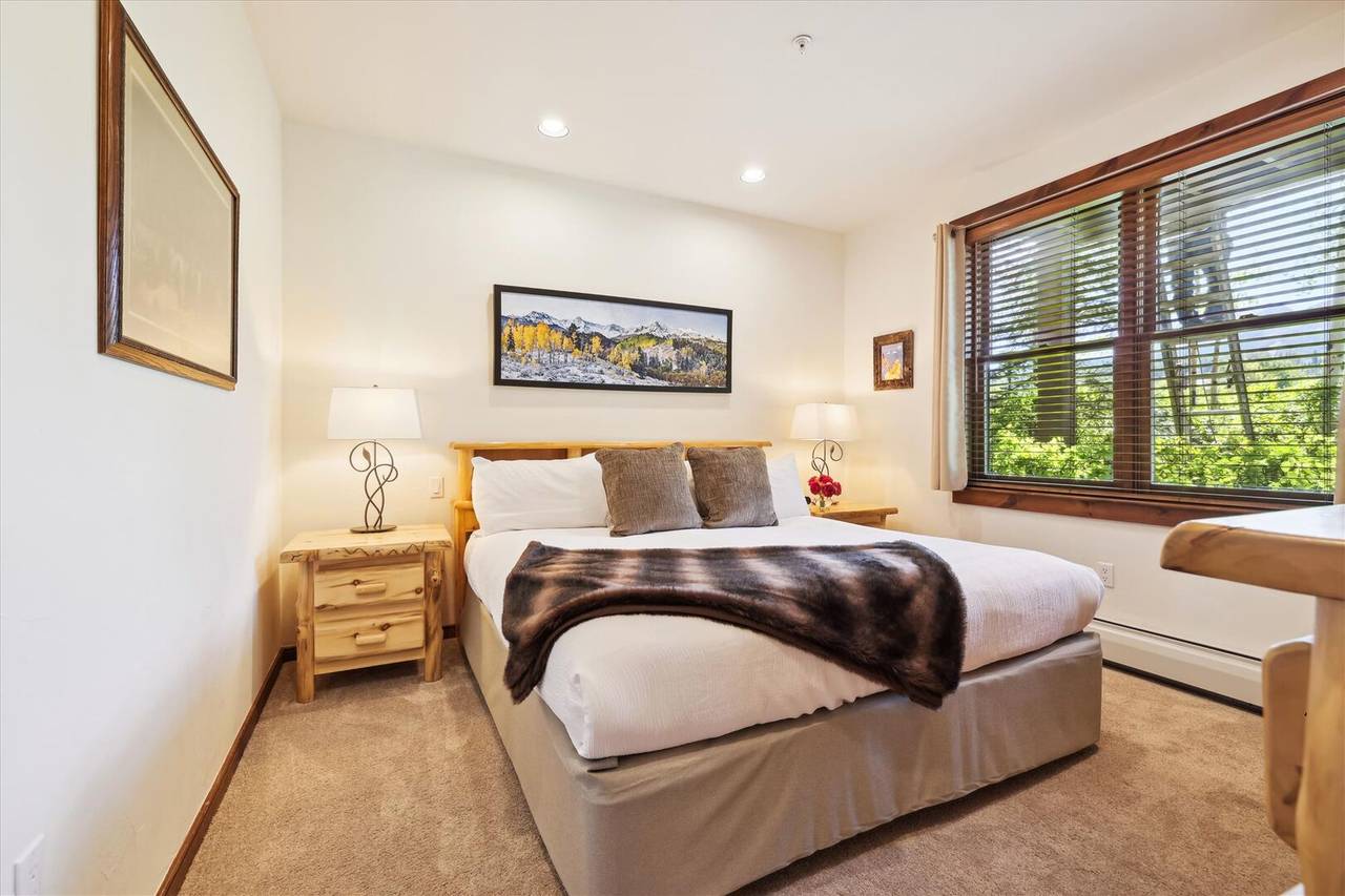 Bedroom - Main Street Junction 26 - Breckenridge Vacation Rental Bedroom - Main Street Junction 26 - Breckenridge Vacation Rental