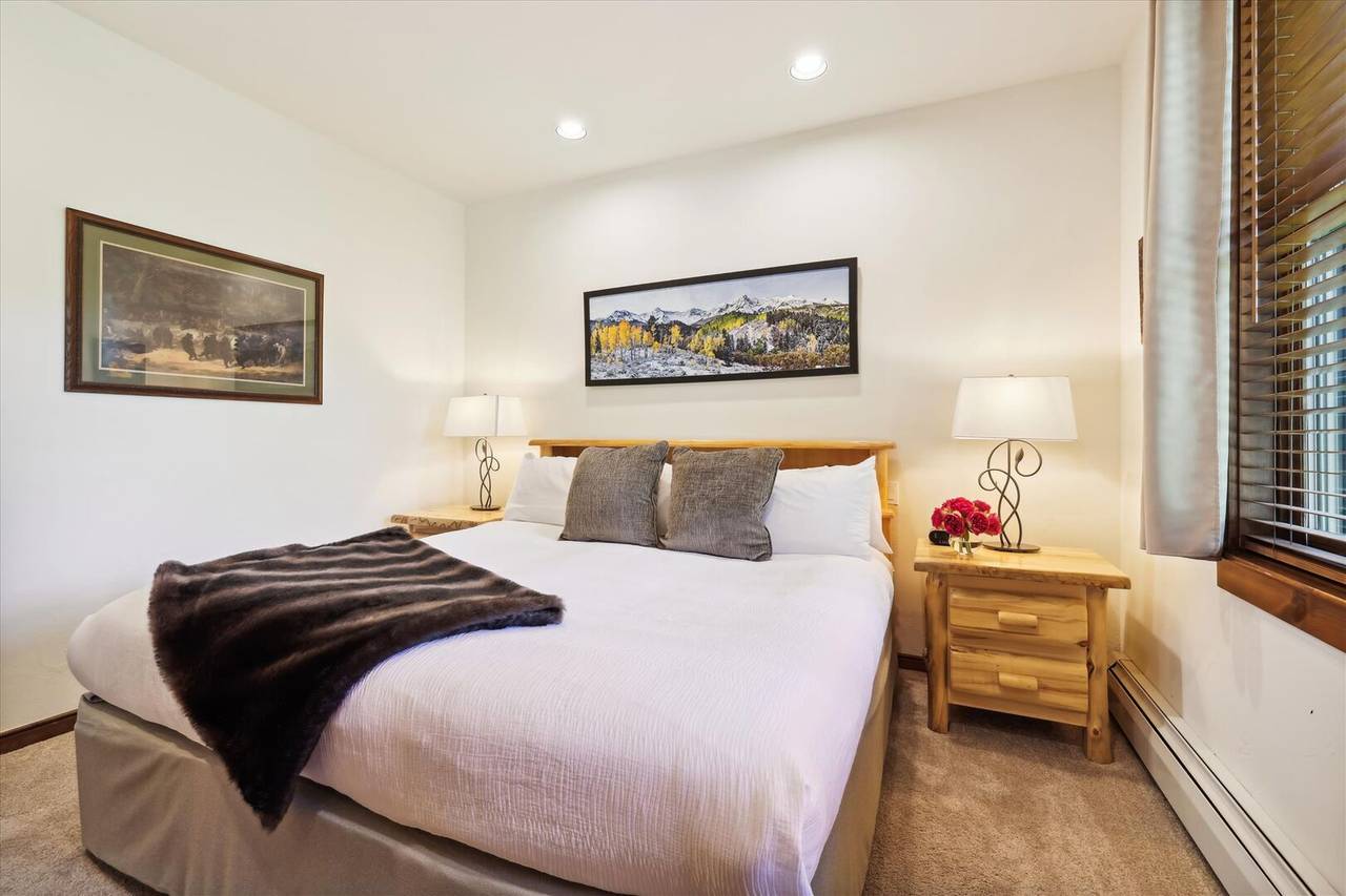 Bedroom - Main Street Junction 26 - Breckenridge Vacation Rental Bedroom - Main Street Junction 26 - Breckenridge Vacation Rental