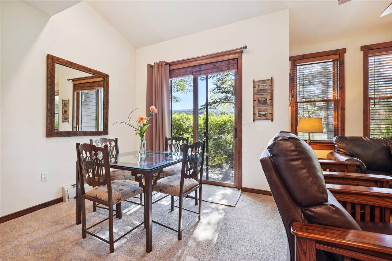 Dining Area - Main Street Junction 26 - Breckenridge Vacation Rental Dining Area - Main Street Junction 26 - Breckenridge Vacation Rental