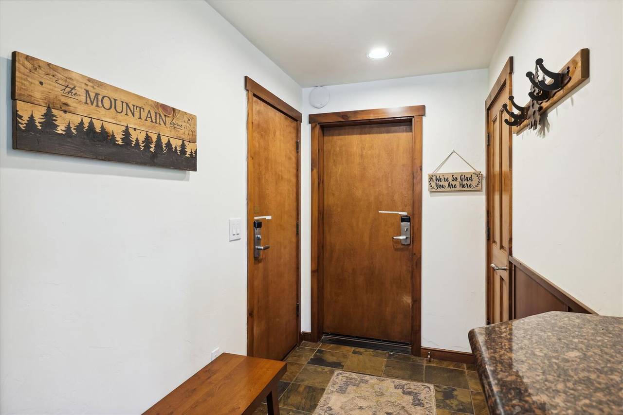 Entry - Main Street Junction 26 - Breckenridge Vacation Rental Entry - Main Street Junction 26 - Breckenridge Vacation Rental