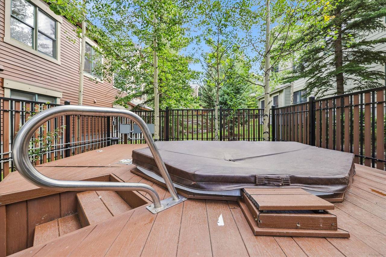 Hot Tub - Main Street Junction 28 - Breckenridge Vacation Rental Hot Tub - Main Street Junction 28 - Breckenridge Vacation Rental