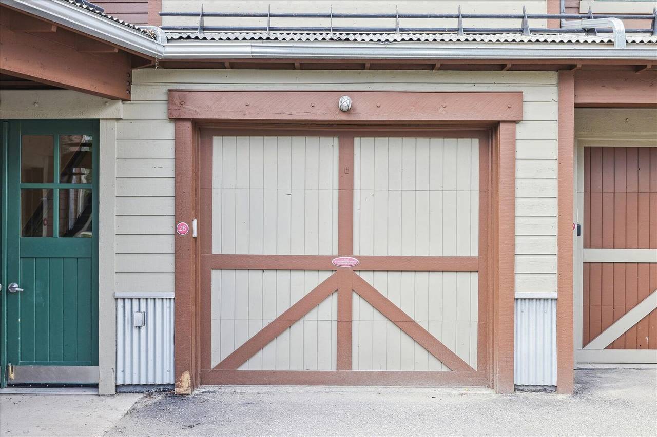 Garage - Main Street Junction 28 - Breckenridge Vacation Rental Garage - Main Street Junction 28 - Breckenridge Vacation Rental