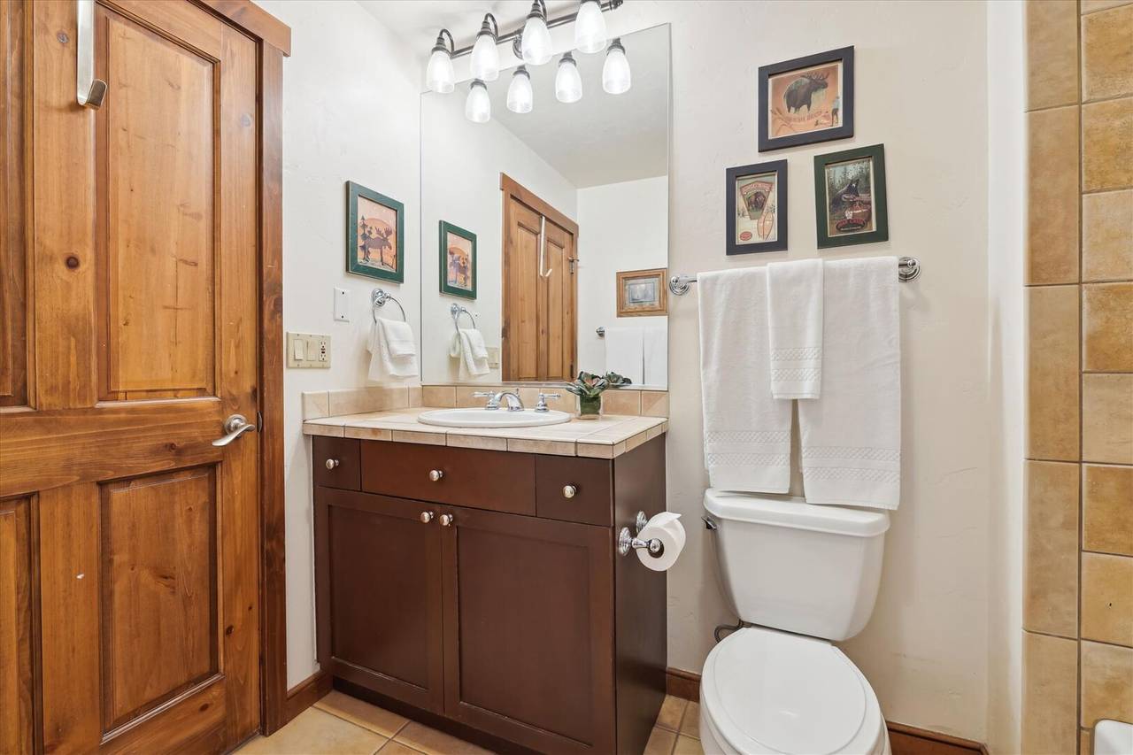 Bathroom - Main Street Junction 28 - Breckenridge Vacation Rental Bathroom - Main Street Junction 28 - Breckenridge Vacation Rental