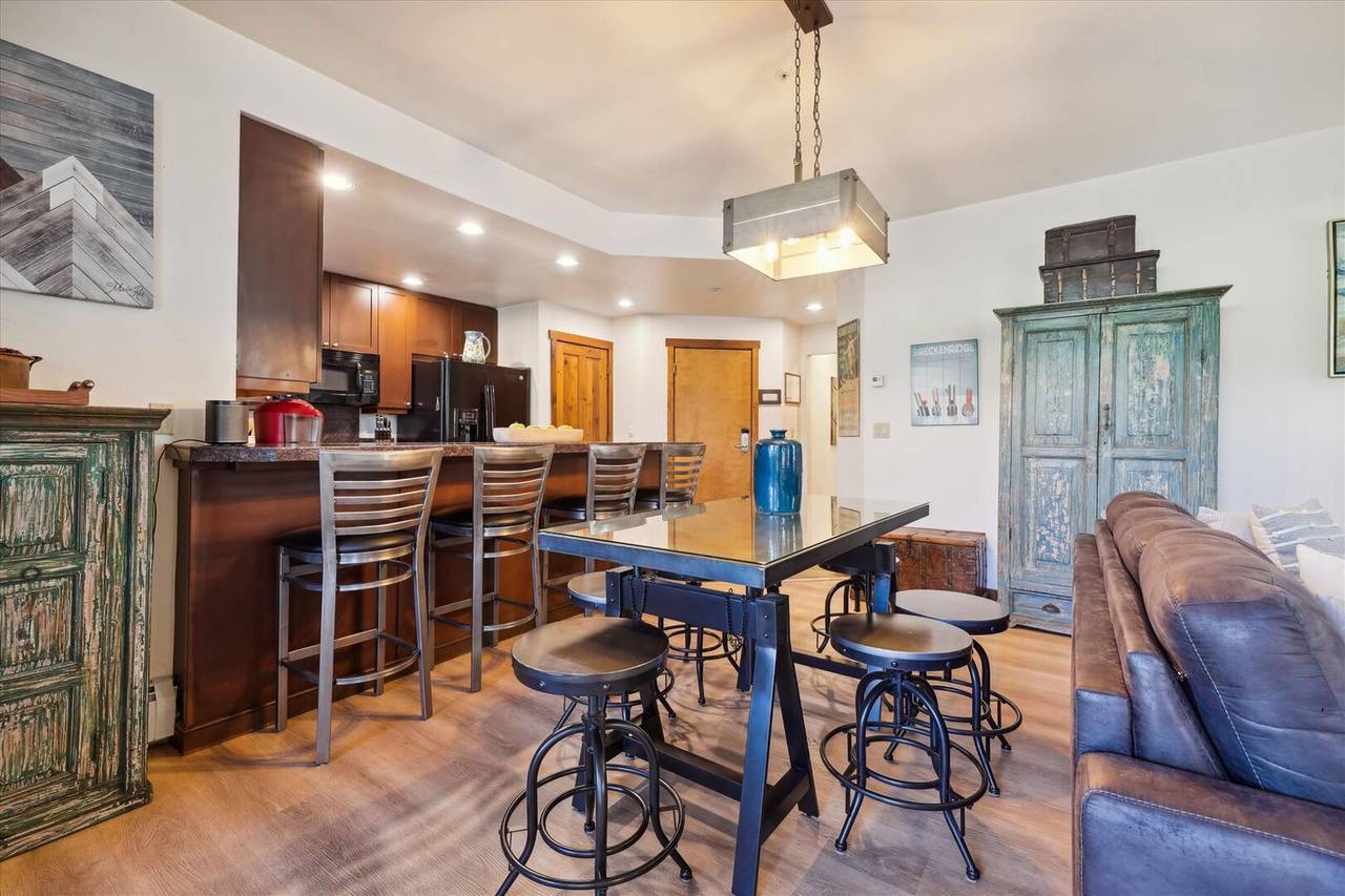 Dining Area - Main Street Junction 28 - Breckenridge Vacation Rental Dining Area - Main Street Junction 28 - Breckenridge Vacation Rental