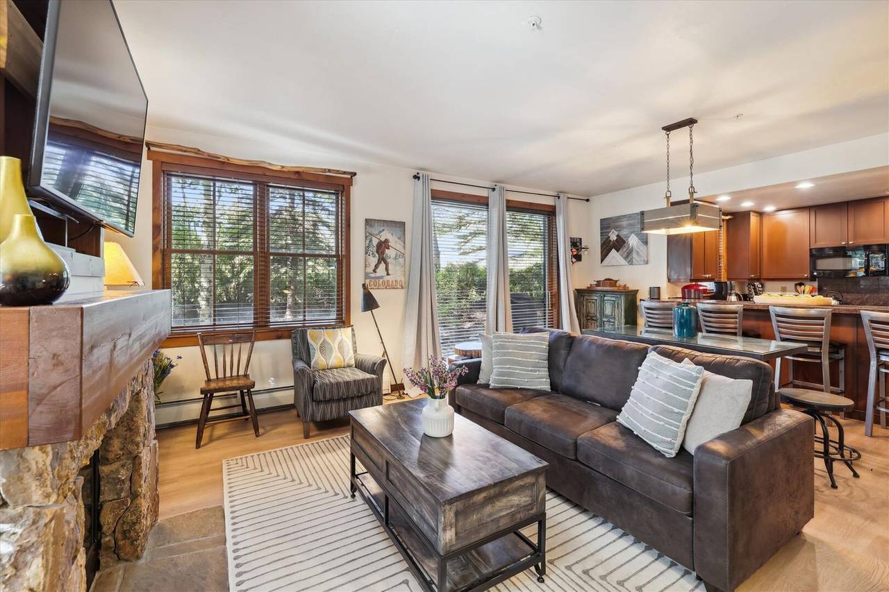 Living Area - Main Street Junction 28 - Breckenridge Vacation Rental Living Area - Main Street Junction 28 - Breckenridge Vacation Rental