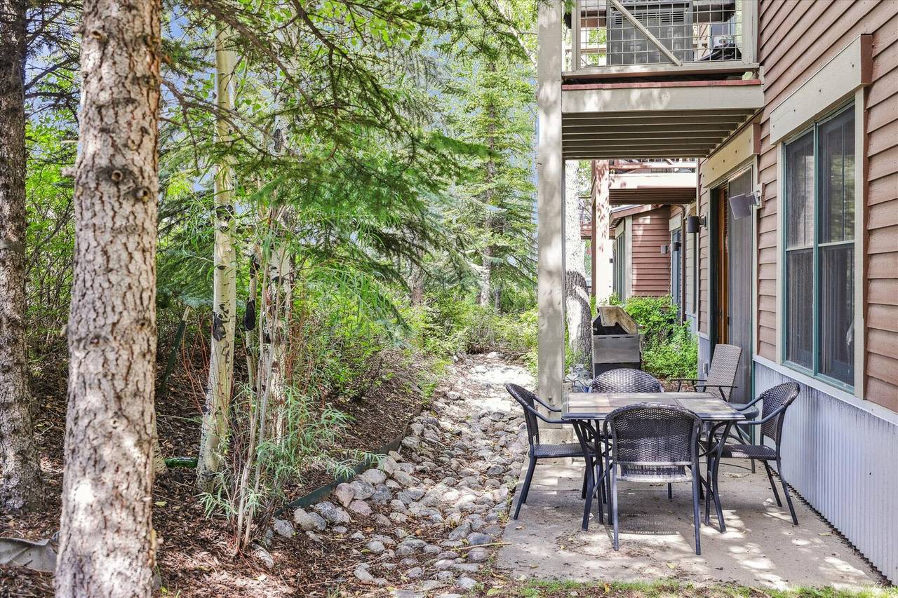 Patio - Main Street Junction 28 - Breckenridge Vacation Rental Patio - Main Street Junction 28 - Breckenridge Vacation Rental