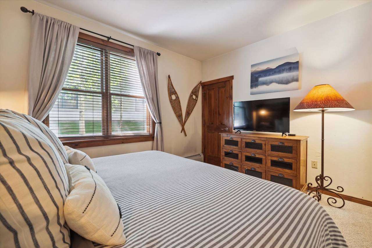 Bedroom - Main Street Junction 28 - Breckenridge Vacation Rental Bedroom - Main Street Junction 28 - Breckenridge Vacation Rental