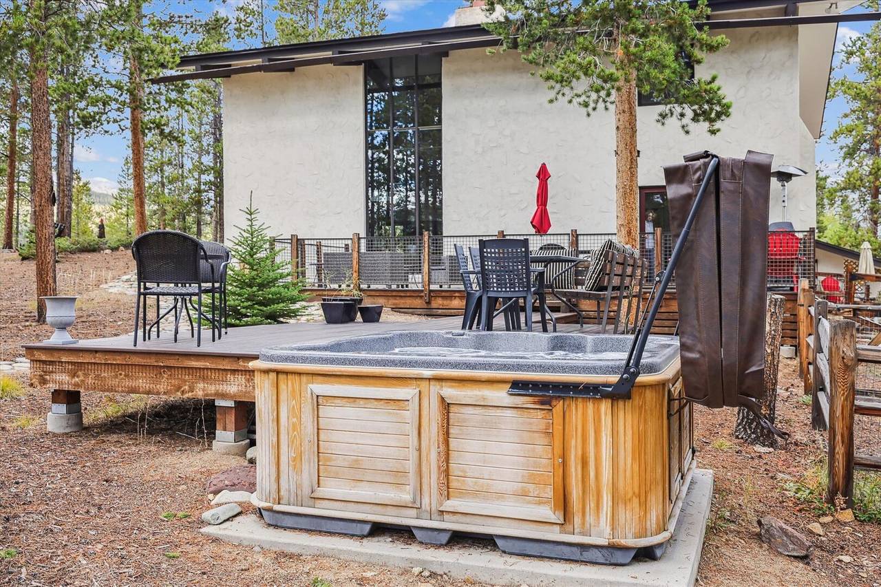 Deck - Miners Peak Residence - Breckenridge Vacation Rental Deck - Miners Peak Residence - Breckenridge Vacation Rental