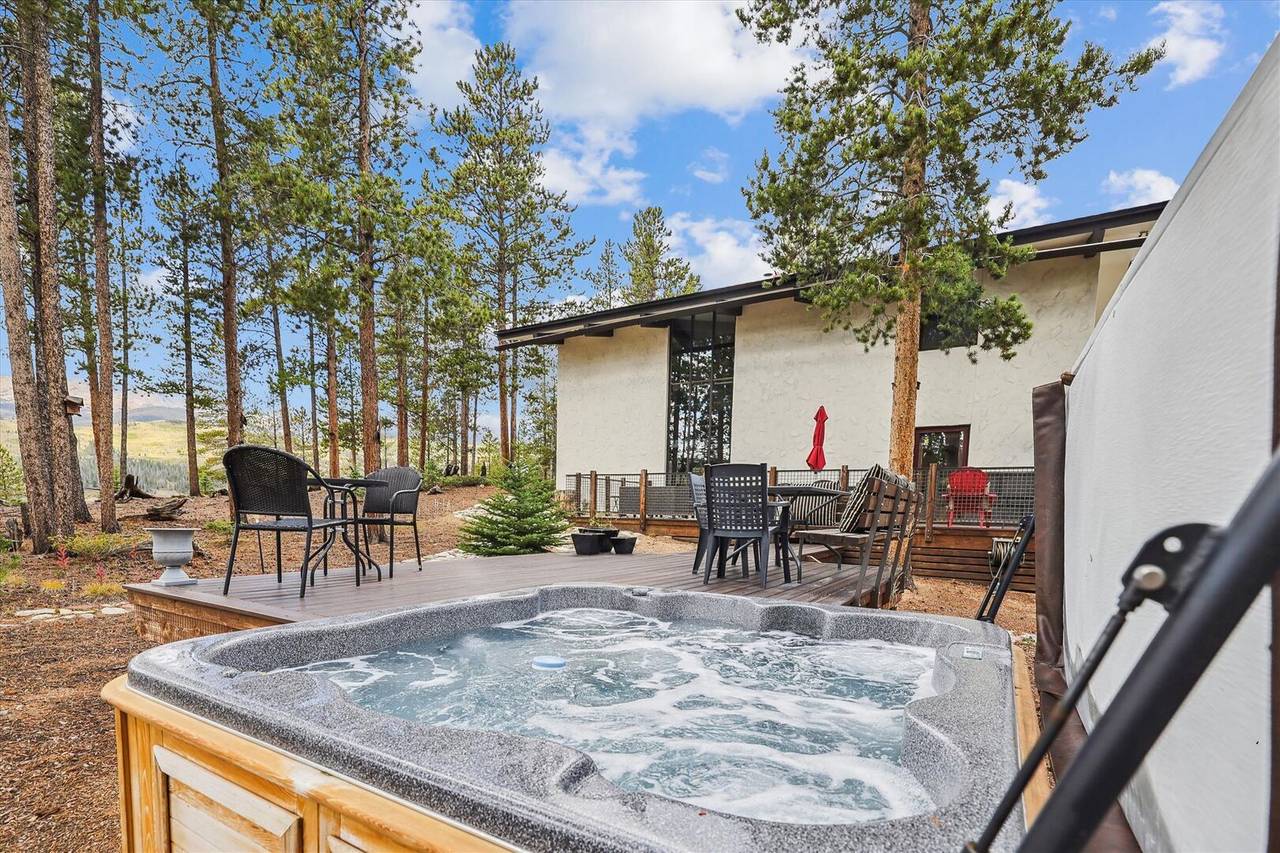 Hot Tub - Miners Peak Residence - Breckenridge Vacation Rental Hot Tub - Miners Peak Residence - Breckenridge Vacation Rental