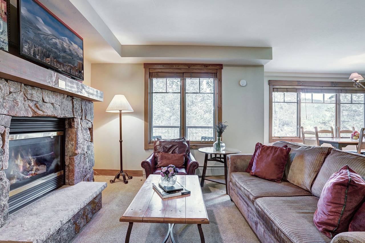 Living Room - Mountain Thunder Lodge 1209 - Breckenridge Vacation Rental Living Room - Mountain Thunder Lodge 1209 - Breckenridge Vacation Rental