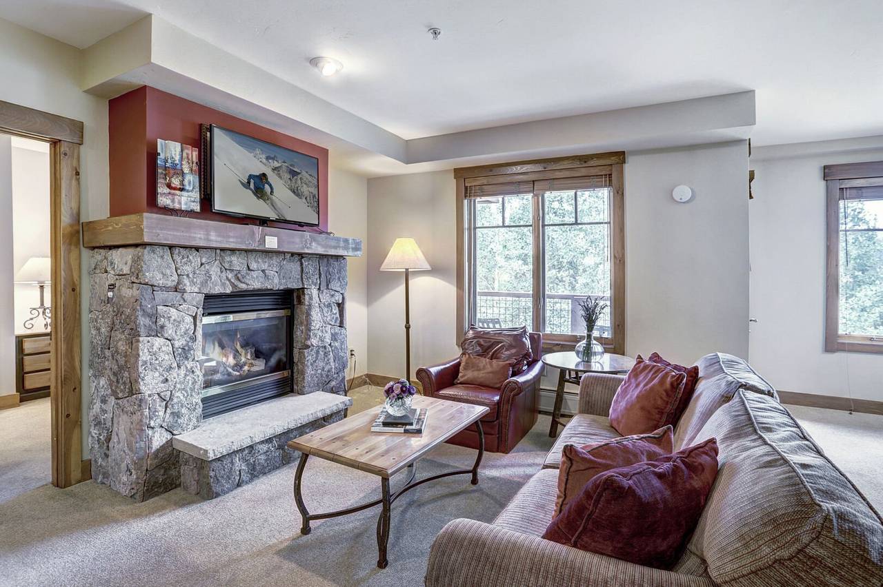 Living Room - Mountain Thunder Lodge 1209 - Breckenridge Vacation Rental Living Room - Mountain Thunder Lodge 1209 - Breckenridge Vacation Rental