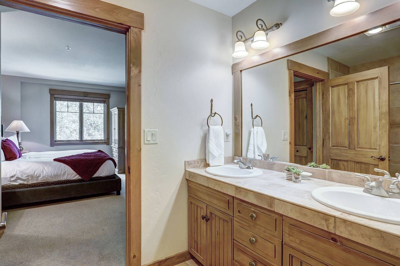 Bathroom - Mountain Thunder Lodge 1209 - Breckenridge Vacation Rental Bathroom - Mountain Thunder Lodge 1209 - Breckenridge Vacation Rental