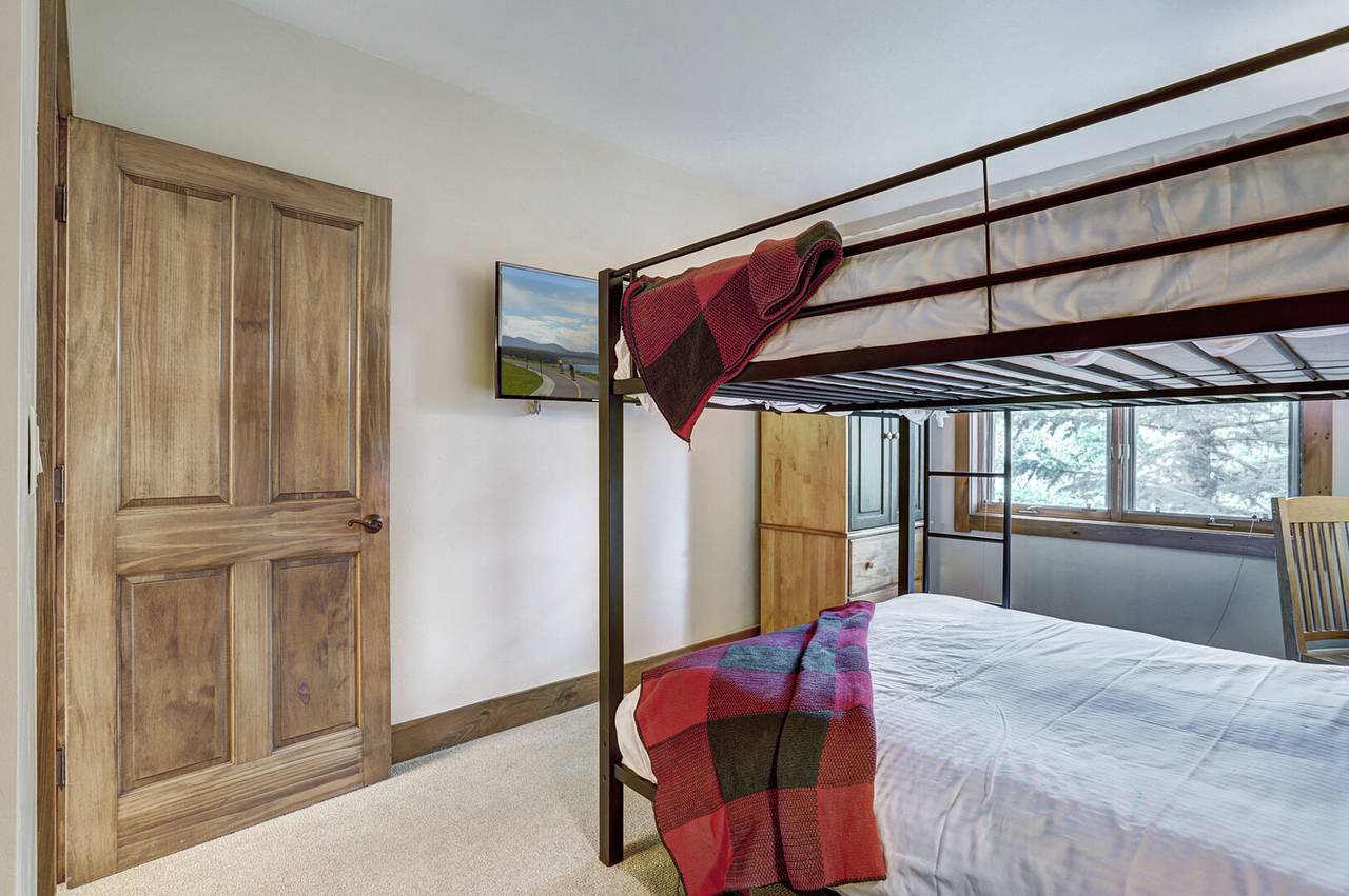 Bedroom - Mountain Thunder Lodge 1209 - Breckenridge Vacation Rental Bedroom - Mountain Thunder Lodge 1209 - Breckenridge Vacation Rental