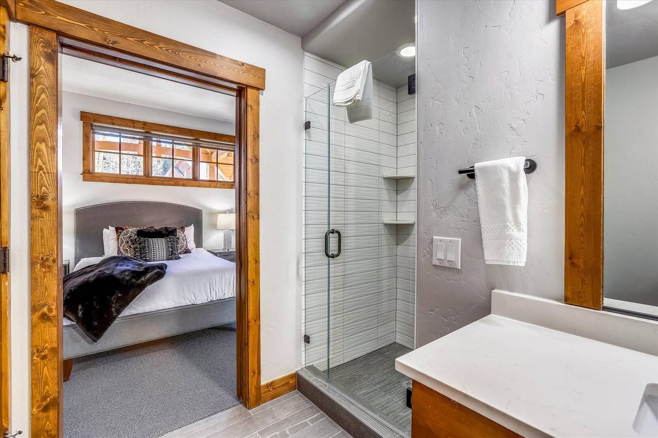 Bathroom - Mountain Thunder Lodge 305 - Breckenridge Vacation Rental Bathroom - Mountain Thunder Lodge 305 - Breckenridge Vacation Rental