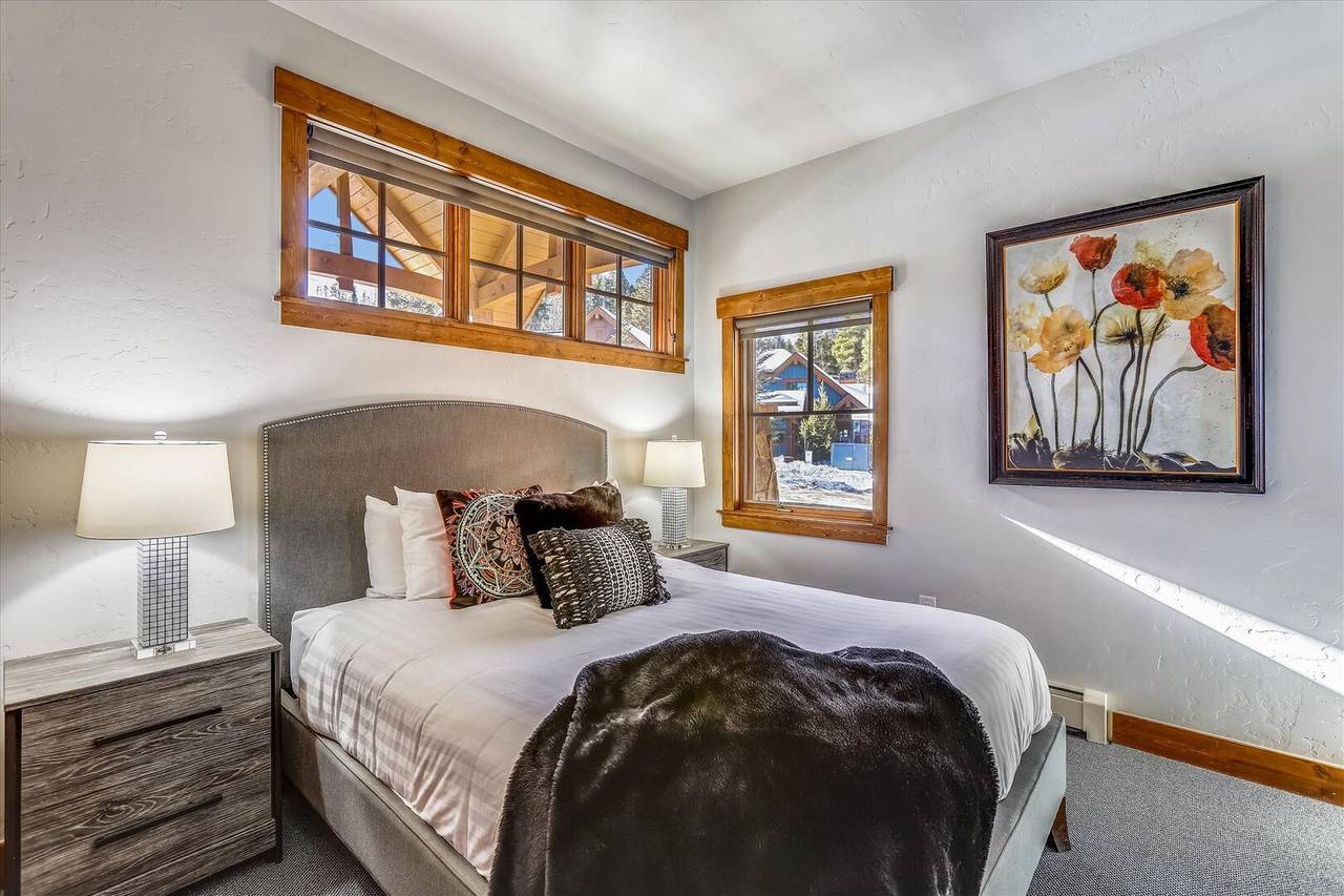 Bedroom - Mountain Thunder Lodge 305 - Breckenridge Vacation Rental Bedroom - Mountain Thunder Lodge 305 - Breckenridge Vacation Rental