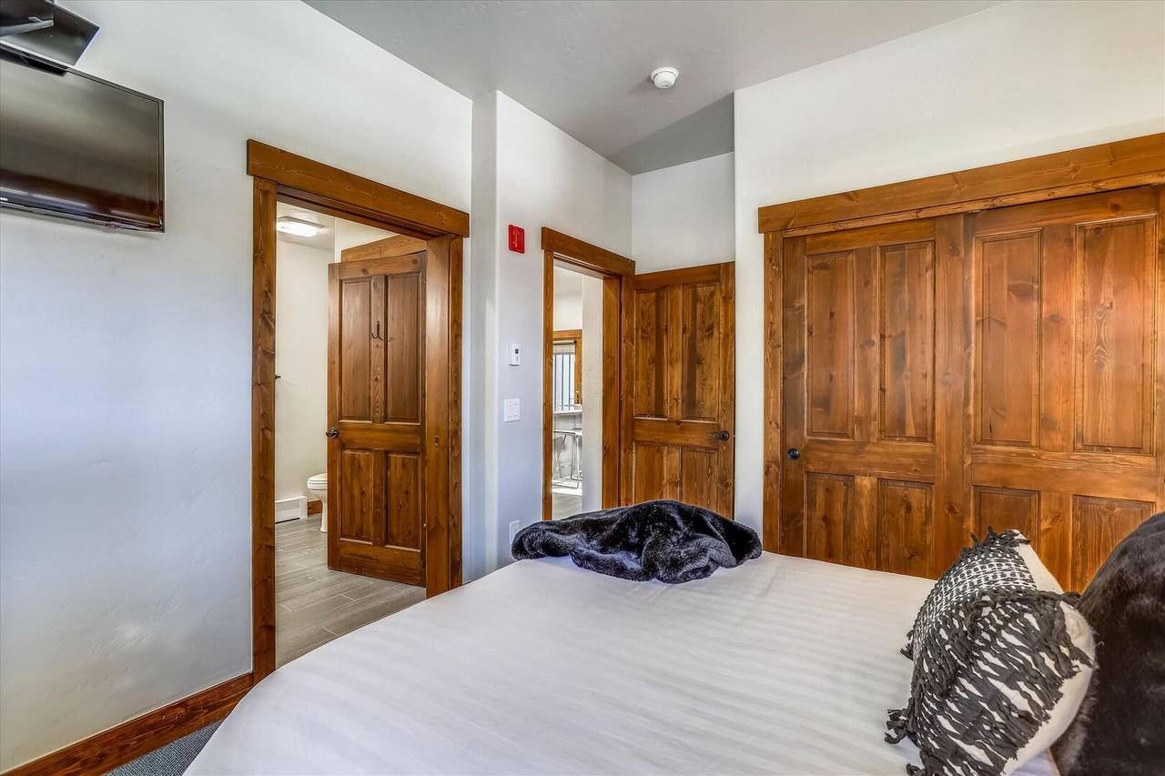 Bedroom - Mountain Thunder Lodge 305 - Breckenridge Vacation Rental Bedroom - Mountain Thunder Lodge 305 - Breckenridge Vacation Rental