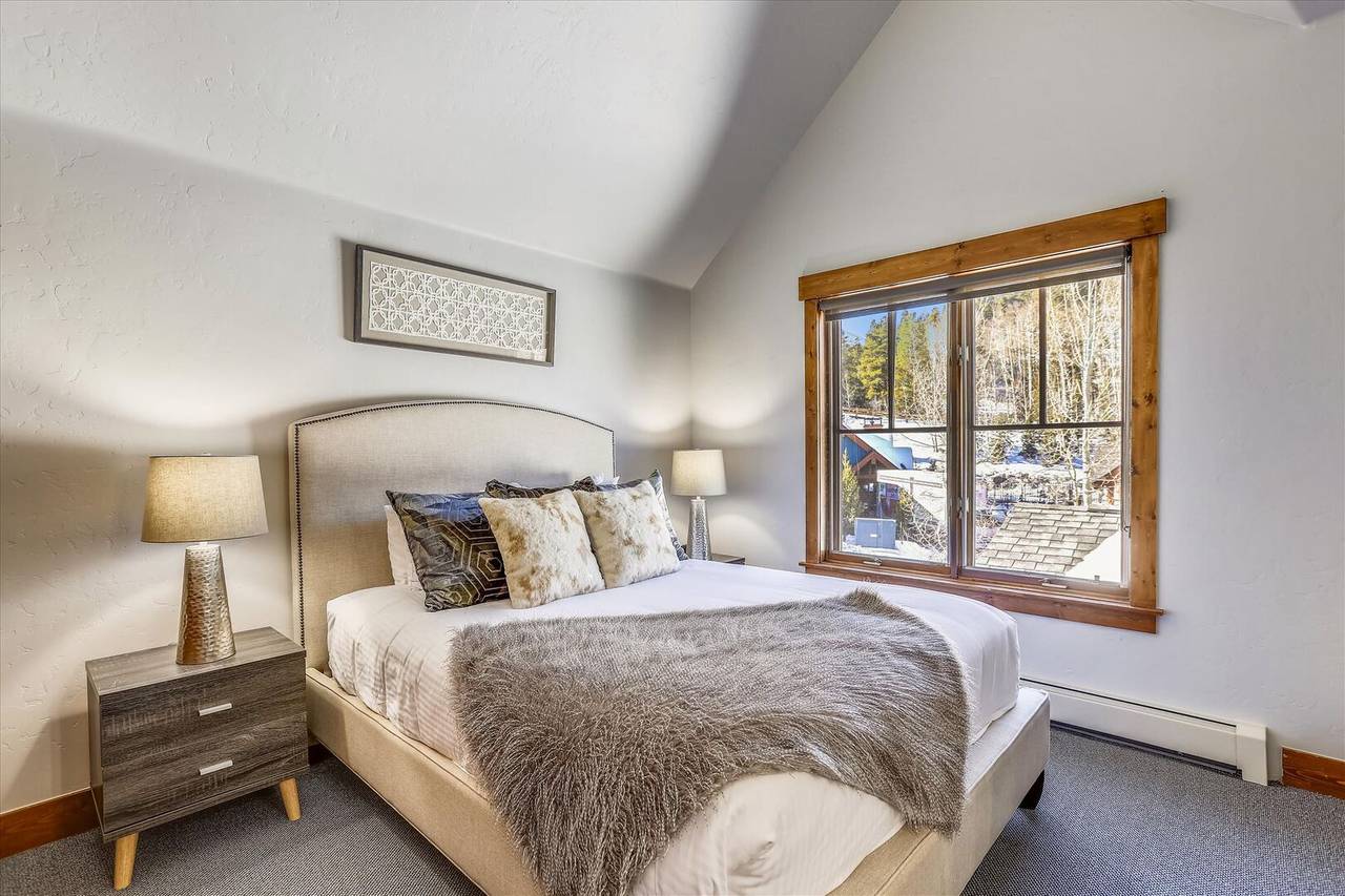 Bedroom - Mountain Thunder Lodge 305 - Breckenridge Vacation Rental Bedroom - Mountain Thunder Lodge 305 - Breckenridge Vacation Rental