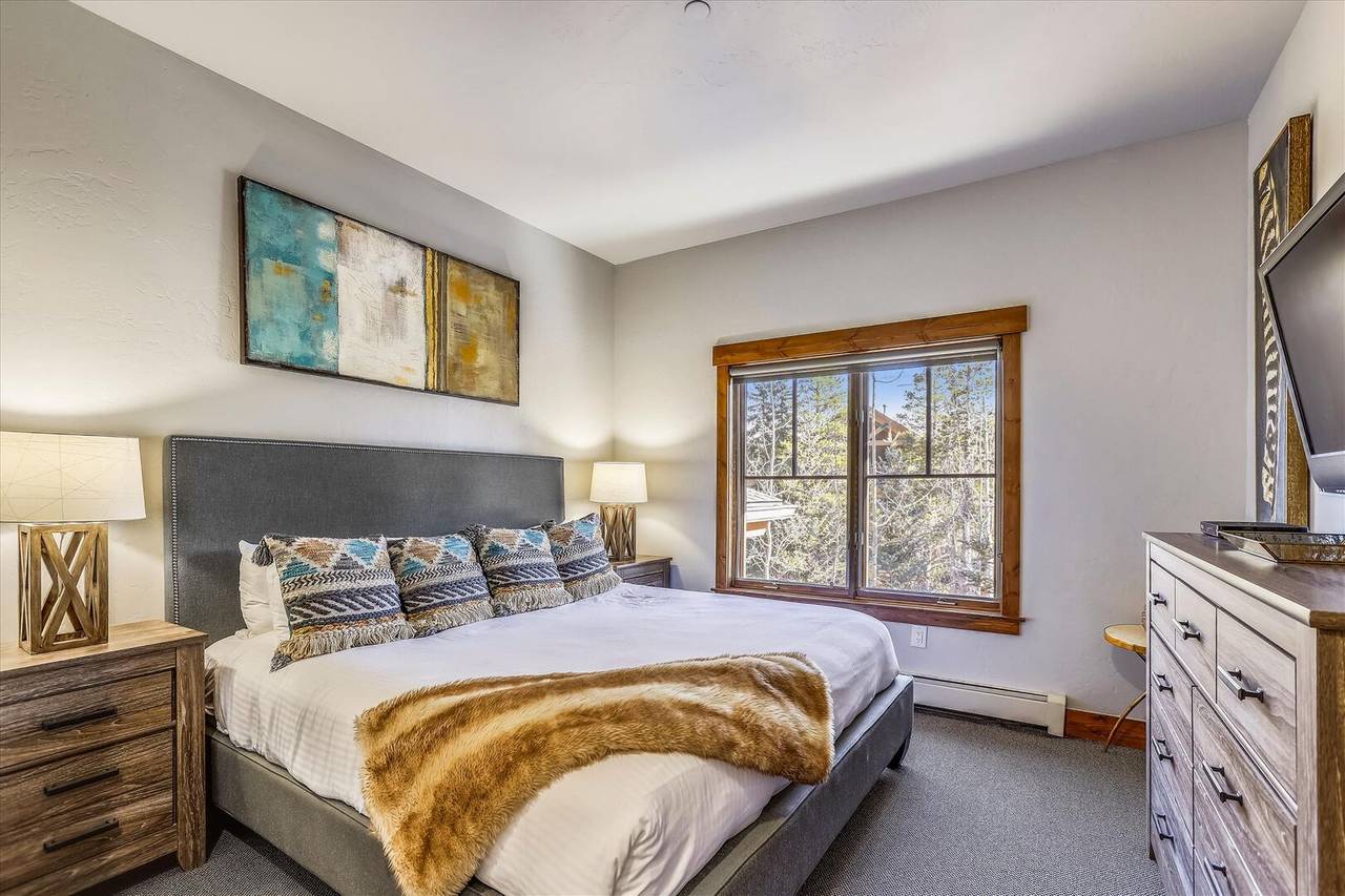 Bedroom - Mountain Thunder Lodge 305 - Breckenridge Vacation Rental Bedroom - Mountain Thunder Lodge 305 - Breckenridge Vacation Rental