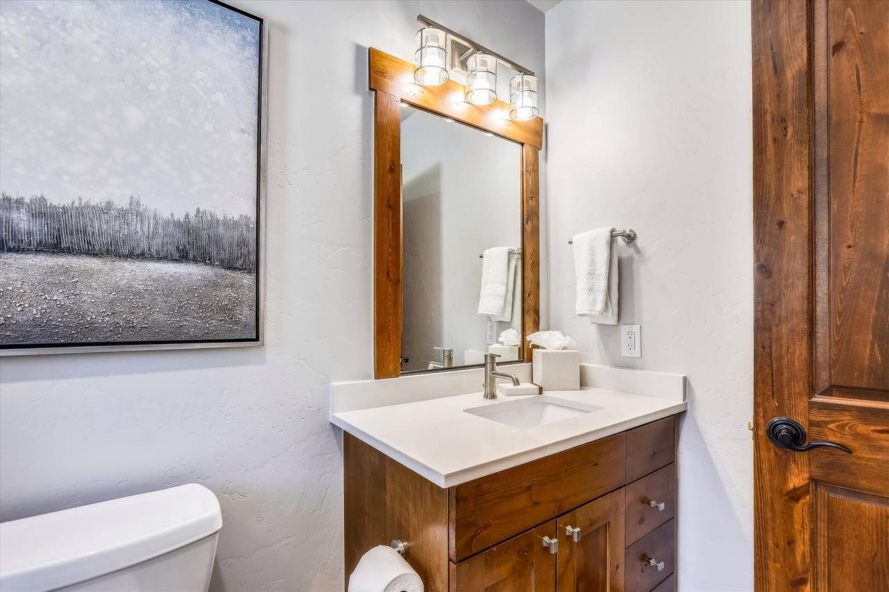 Bathroom - Mountain Thunder Lodge 305 - Breckenridge Vacation Rental Bathroom - Mountain Thunder Lodge 305 - Breckenridge Vacation Rental