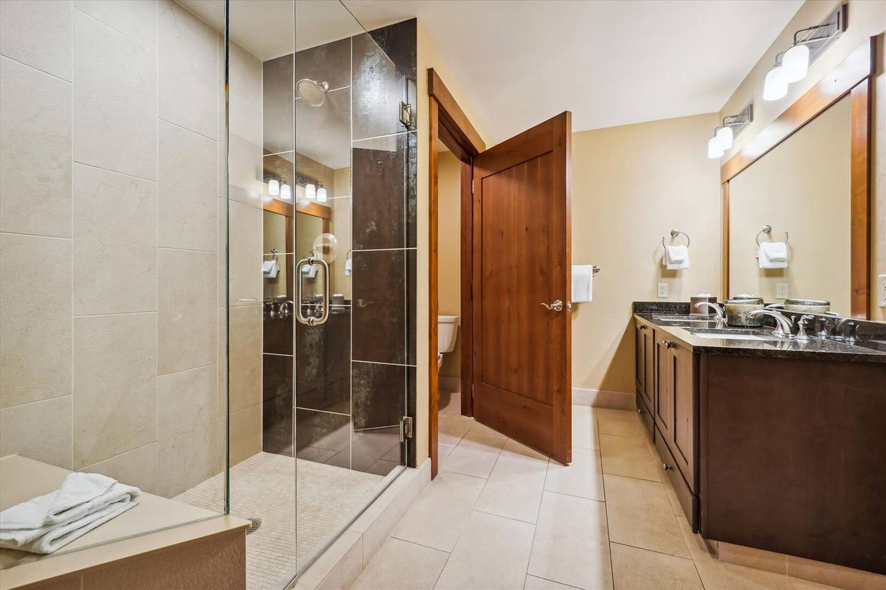 Bathroom - One Ski Hill Place 8307 - Breckenridge Vacation Rental Bathroom - One Ski Hill Place 8307 - Breckenridge Vacation Rental