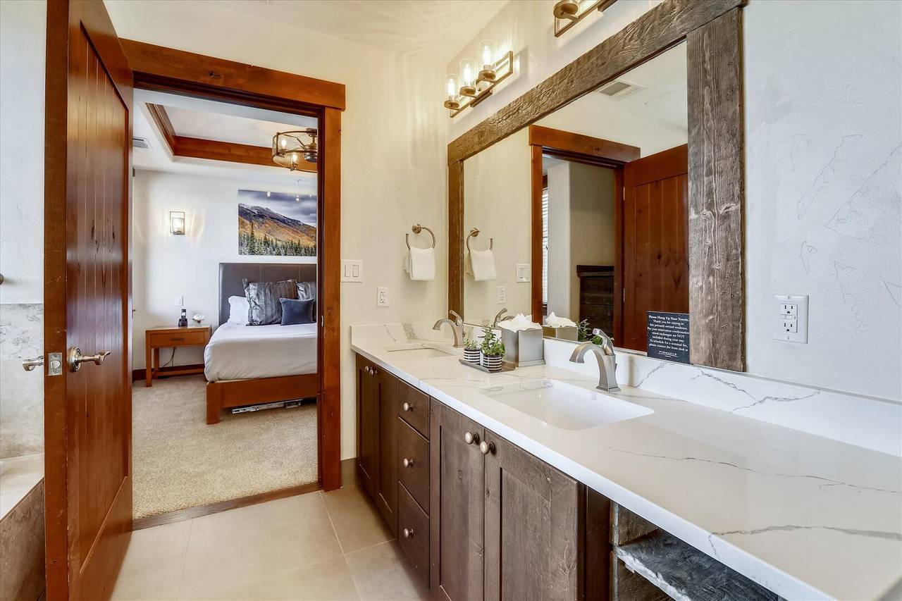 Bathroom - One Ski Hill Place 8312 - Breckenridge Vacation Rental Bathroom - One Ski Hill Place 8312 - Breckenridge Vacation Rental