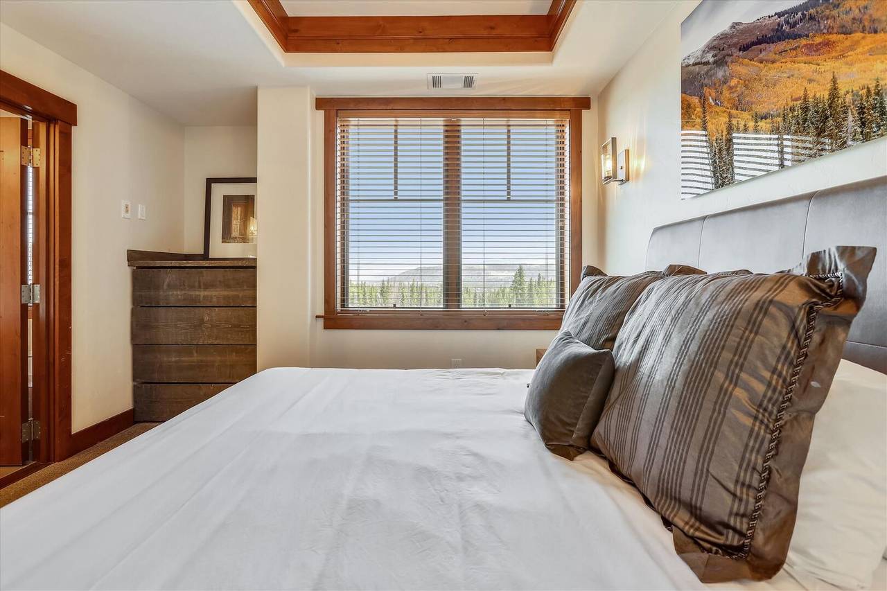 Bedroom - One Ski Hill Place 8312 - Breckenridge Vacation Rental Bedroom - One Ski Hill Place 8312 - Breckenridge Vacation Rental