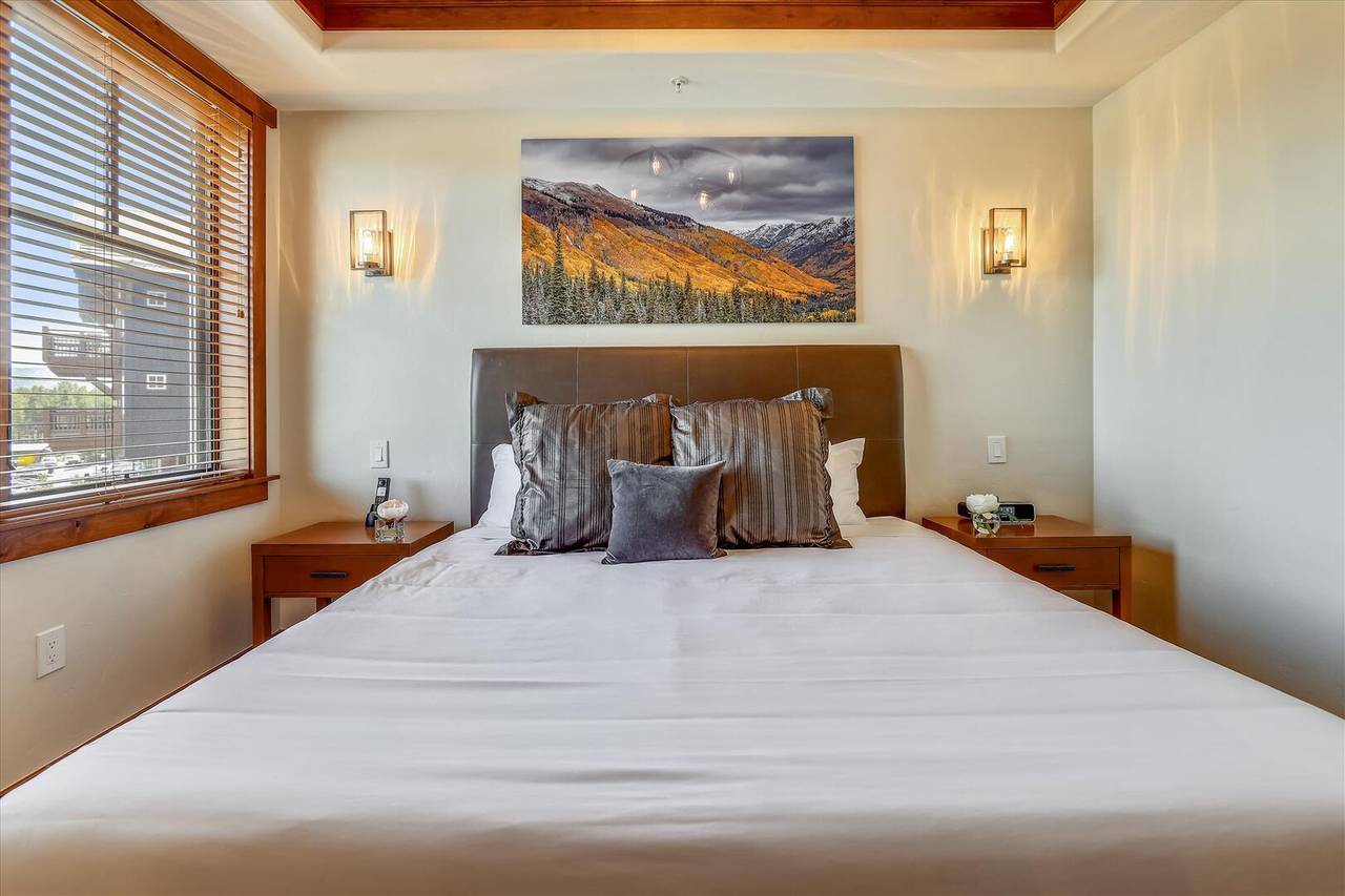 Bedroom - One Ski Hill Place 8312 - Breckenridge Vacation Rental Bedroom - One Ski Hill Place 8312 - Breckenridge Vacation Rental