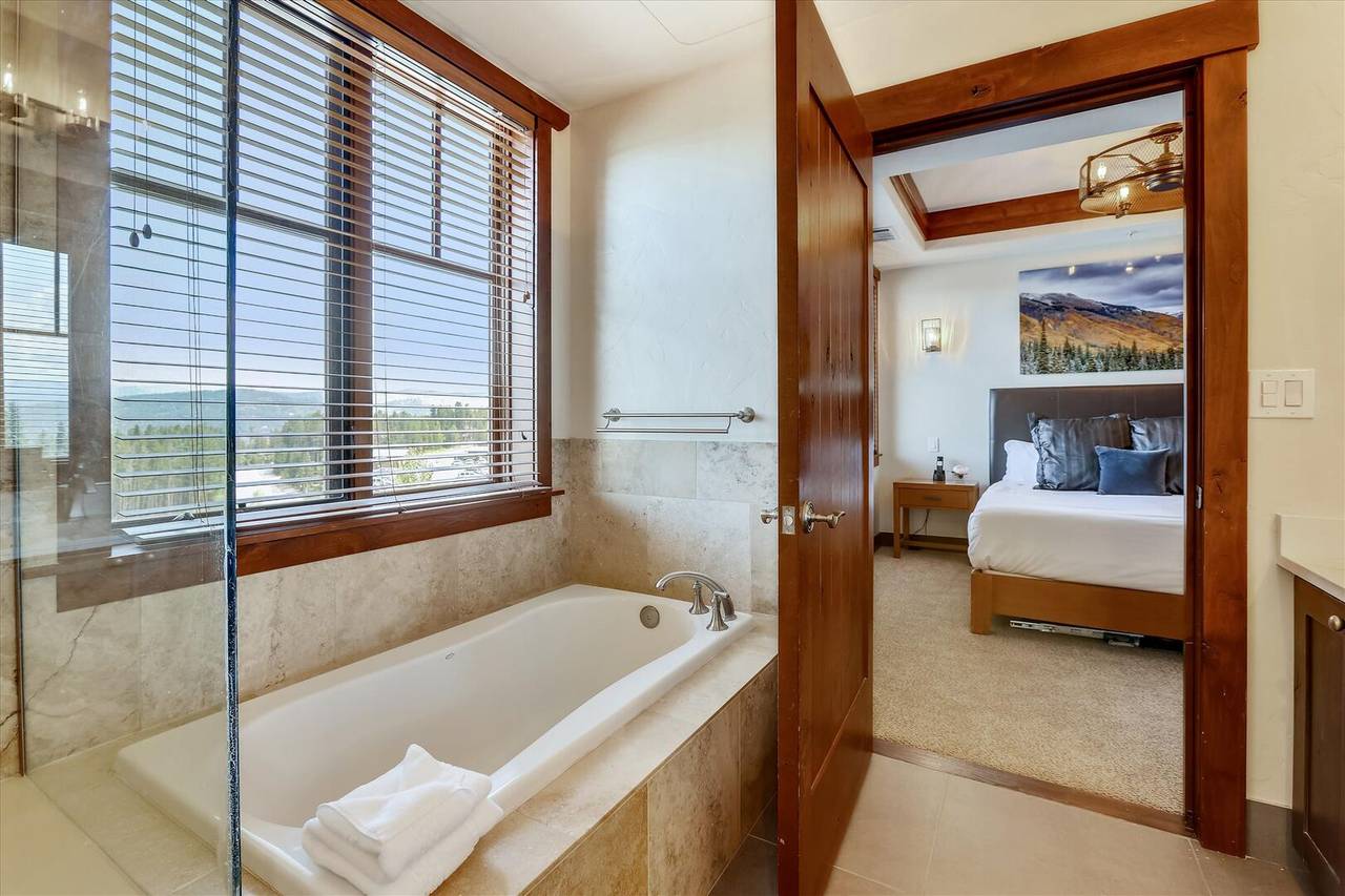 Bathroom - One Ski Hill Place 8312 - Breckenridge Vacation Rental Bathroom - One Ski Hill Place 8312 - Breckenridge Vacation Rental