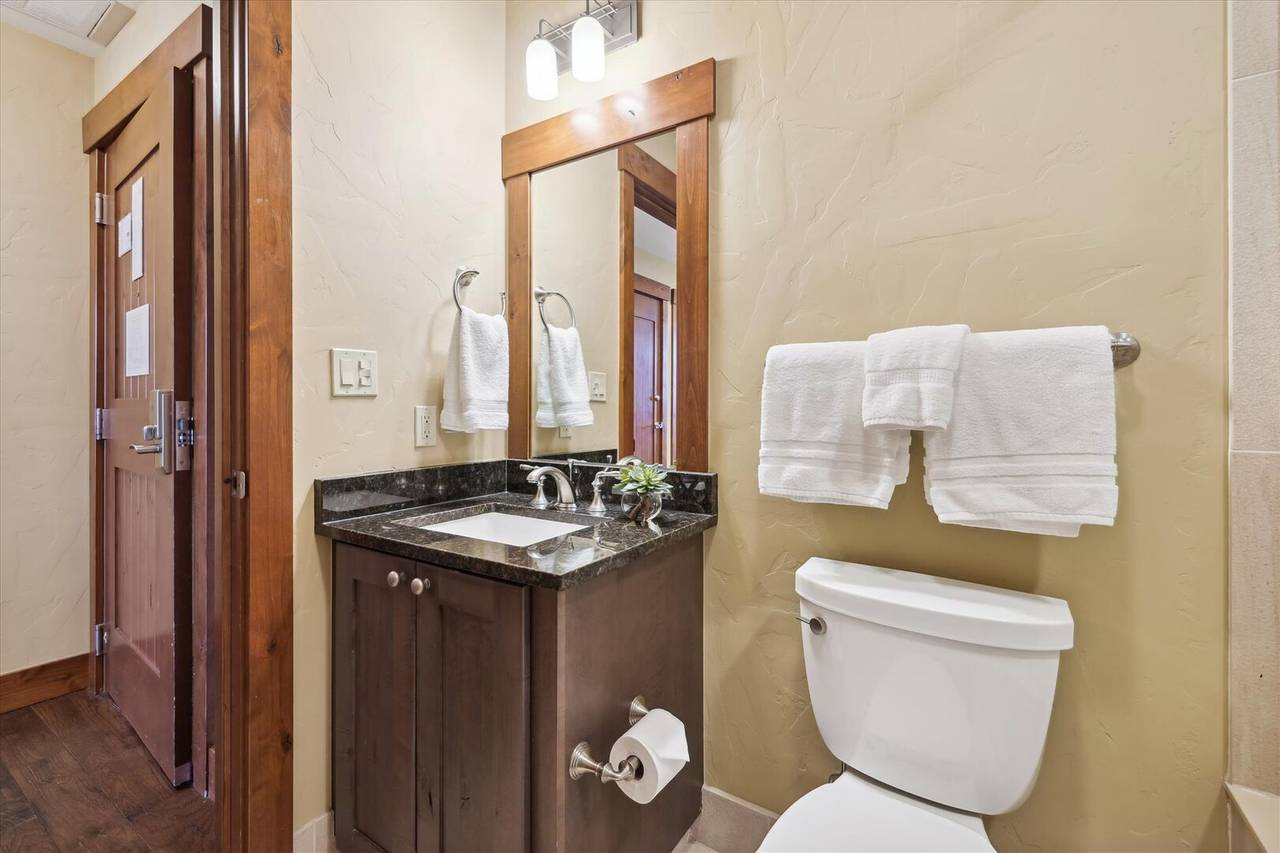 Bathroom - One Ski Hill Place 8312 - Breckenridge Vacation Rental Bathroom - One Ski Hill Place 8312 - Breckenridge Vacation Rental