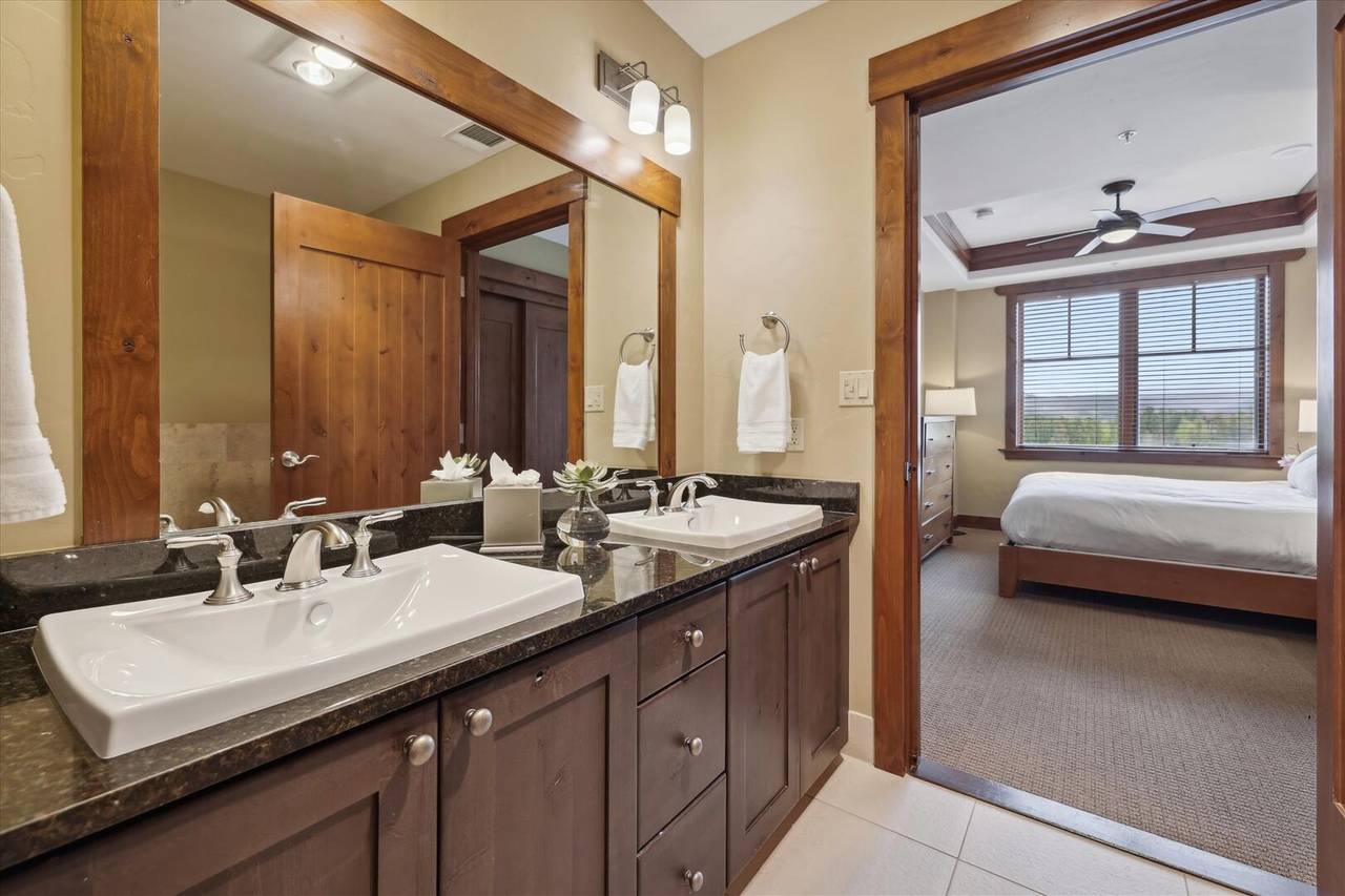 Bathroom - One Ski Hill Place 8312 - Breckenridge Vacation Rental Bathroom - One Ski Hill Place 8312 - Breckenridge Vacation Rental