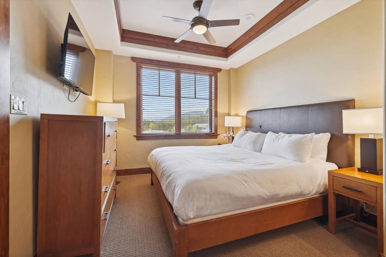 Bedroom - One Ski Hill Place 8312 - Breckenridge Vacation Rental Bedroom - One Ski Hill Place 8312 - Breckenridge Vacation Rental