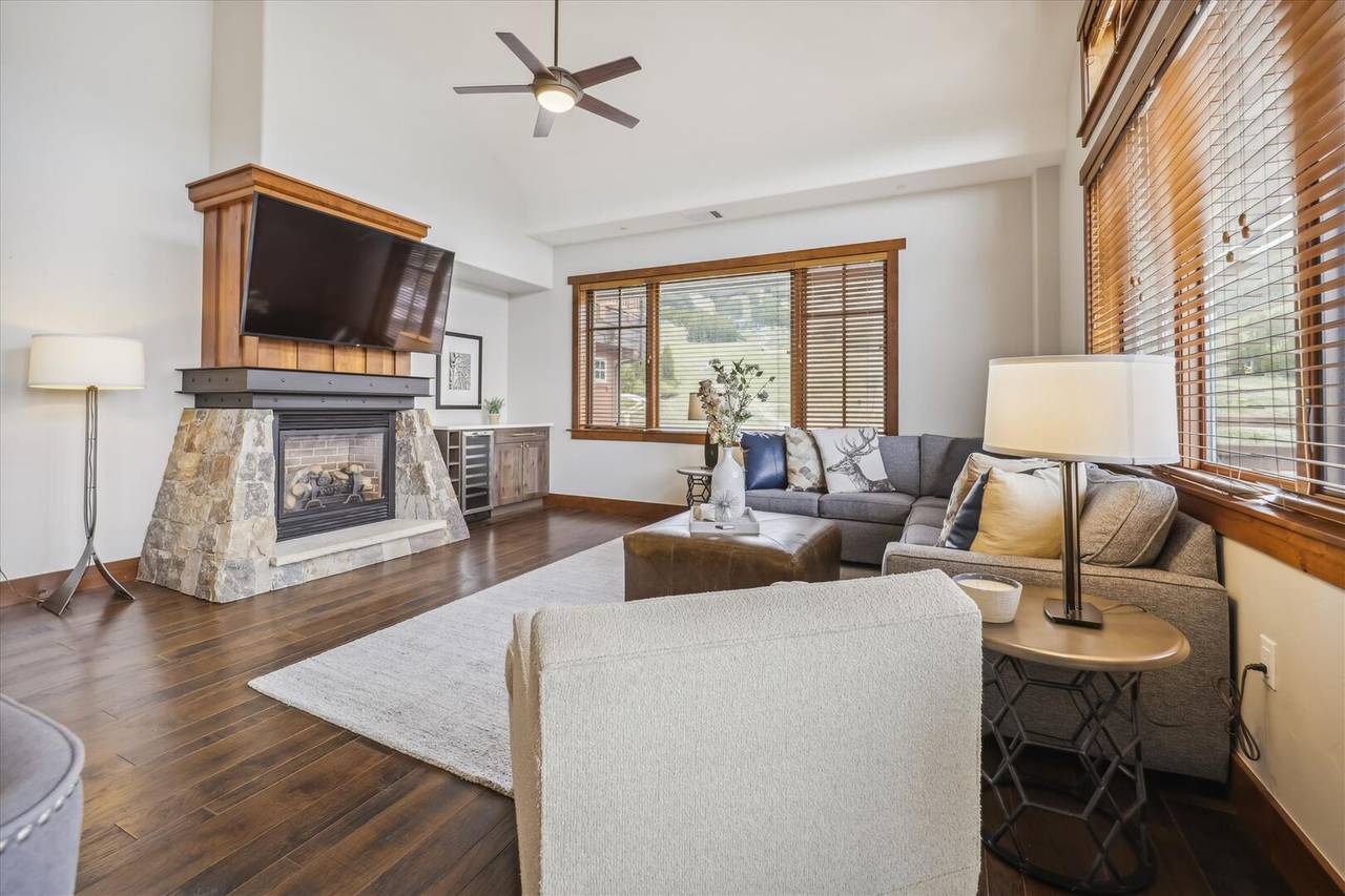 Living Area - One Ski Hill Place 8424 - Breckenridge Vacation Rental Living Area - One Ski Hill Place 8424 - Breckenridge Vacation Rental