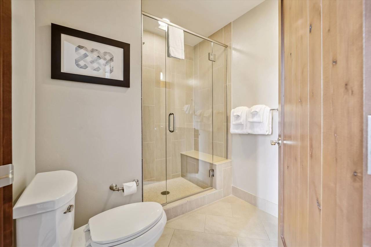 Bathroom - One Ski Hill Place 8424 - Breckenridge Vacation Rental Bathroom - One Ski Hill Place 8424 - Breckenridge Vacation Rental