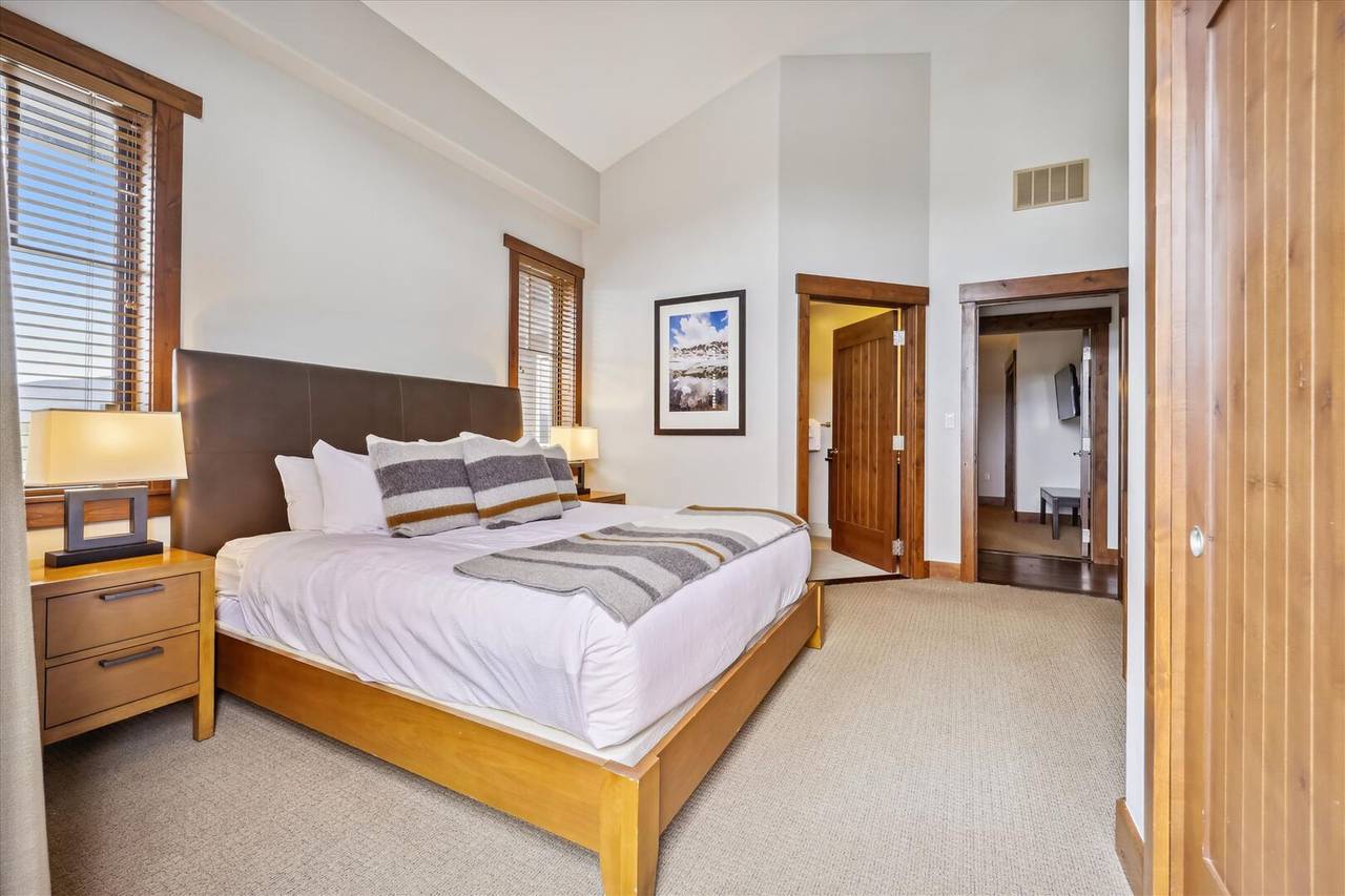 Bedroom - One Ski Hill Place 8424 - Breckenridge Vacation Rental Bedroom - One Ski Hill Place 8424 - Breckenridge Vacation Rental