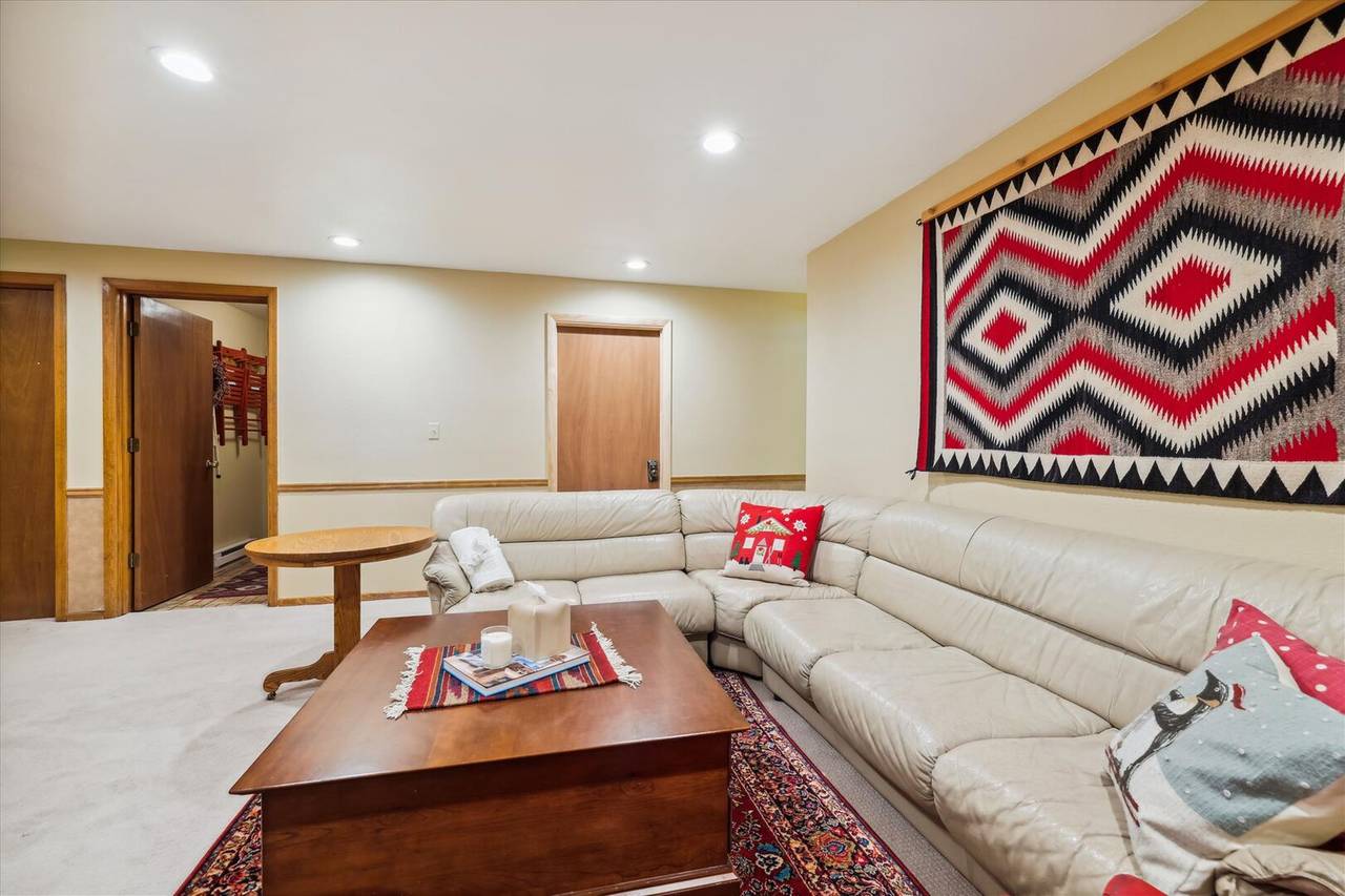 Living Area - Peak One 107 - Frisco Vacation Rental Living Area - Peak One 107 - Frisco Vacation Rental