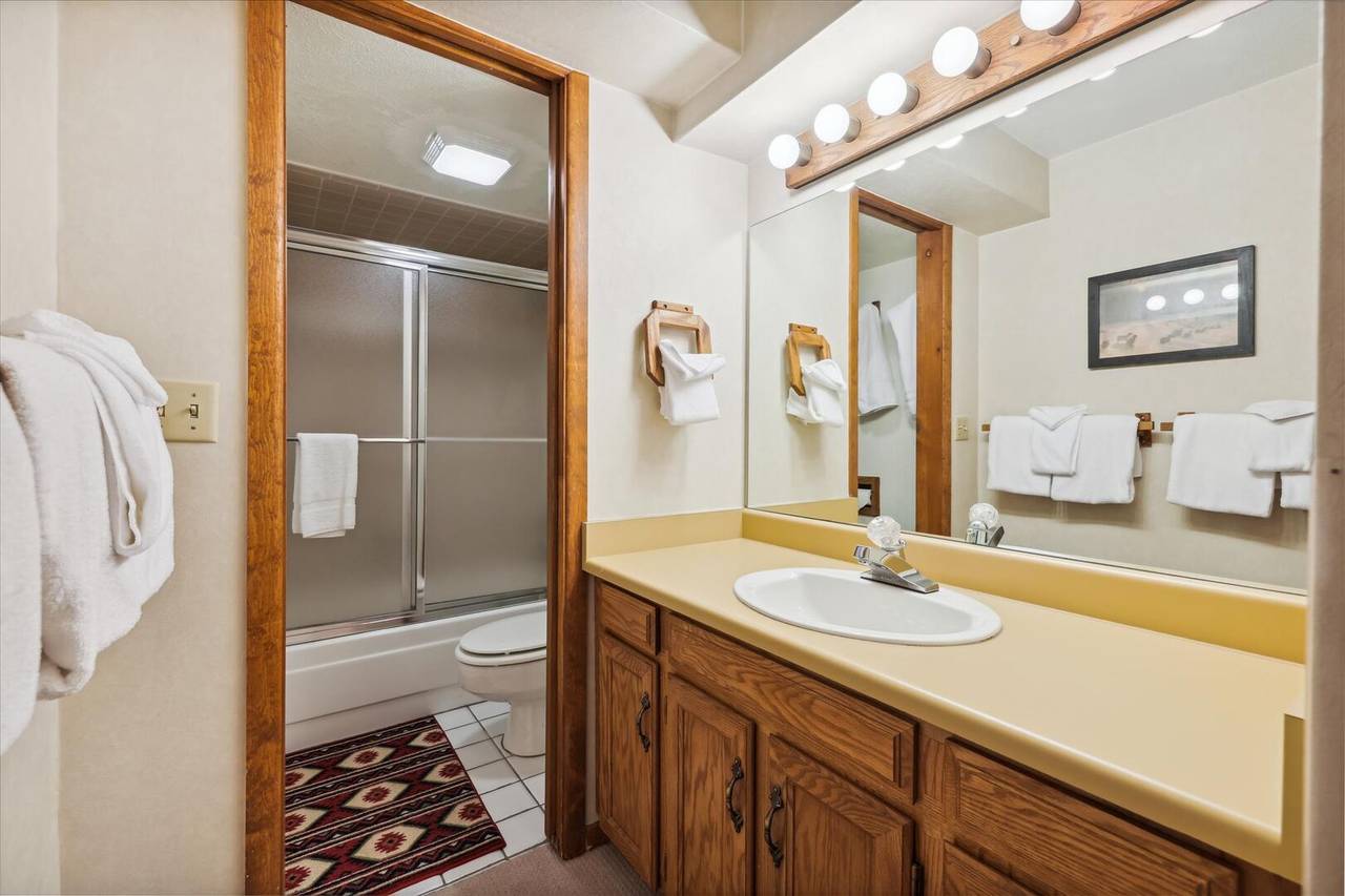 Bathroom - Peak One 107 - Frisco Vacation Rental Bathroom - Peak One 107 - Frisco Vacation Rental