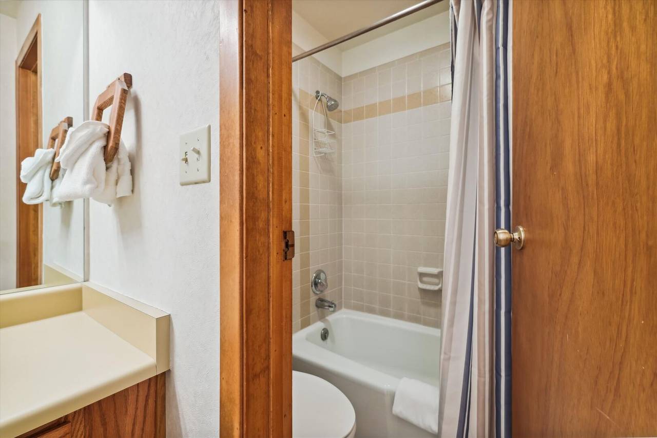 Bathroom - Peak One 107 - Frisco Vacation Rental Bathroom - Peak One 107 - Frisco Vacation Rental