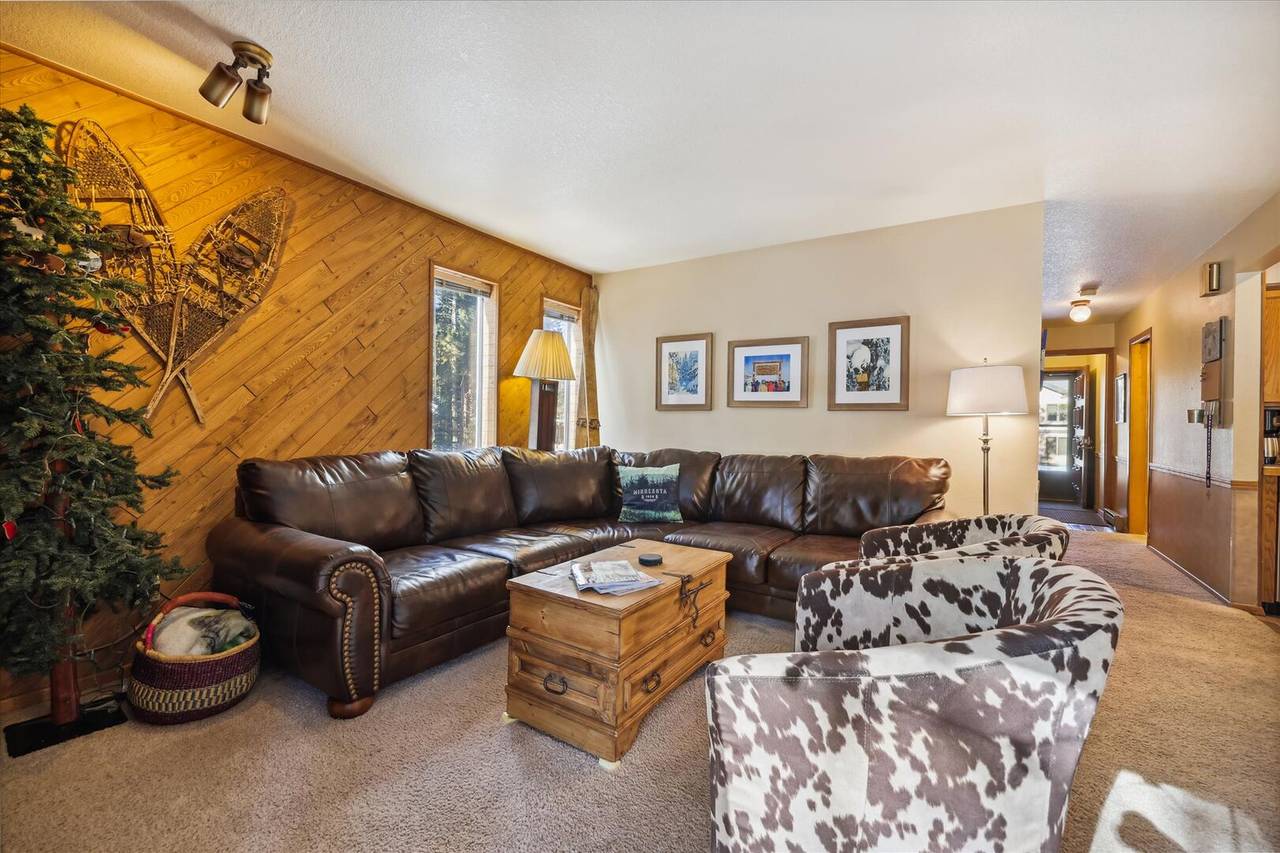 Living Area - Peak One 107 - Frisco Vacation Rental Living Area - Peak One 107 - Frisco Vacation Rental