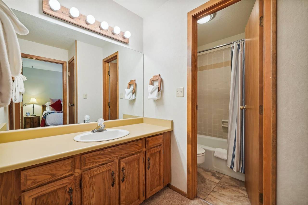 Bathroom - Peak One 107 - Frisco Vacation Rental Bathroom - Peak One 107 - Frisco Vacation Rental