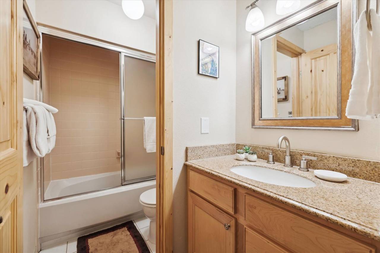 Bathroom - Pine Ridge 15A - Breckenridge Vacation Rental Bathroom - Pine Ridge 15A - Breckenridge Vacation Rental