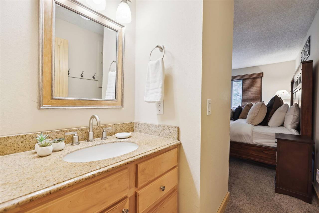 Bathroom - Pine Ridge 15A - Breckenridge Vacation Rental Bathroom - Pine Ridge 15A - Breckenridge Vacation Rental