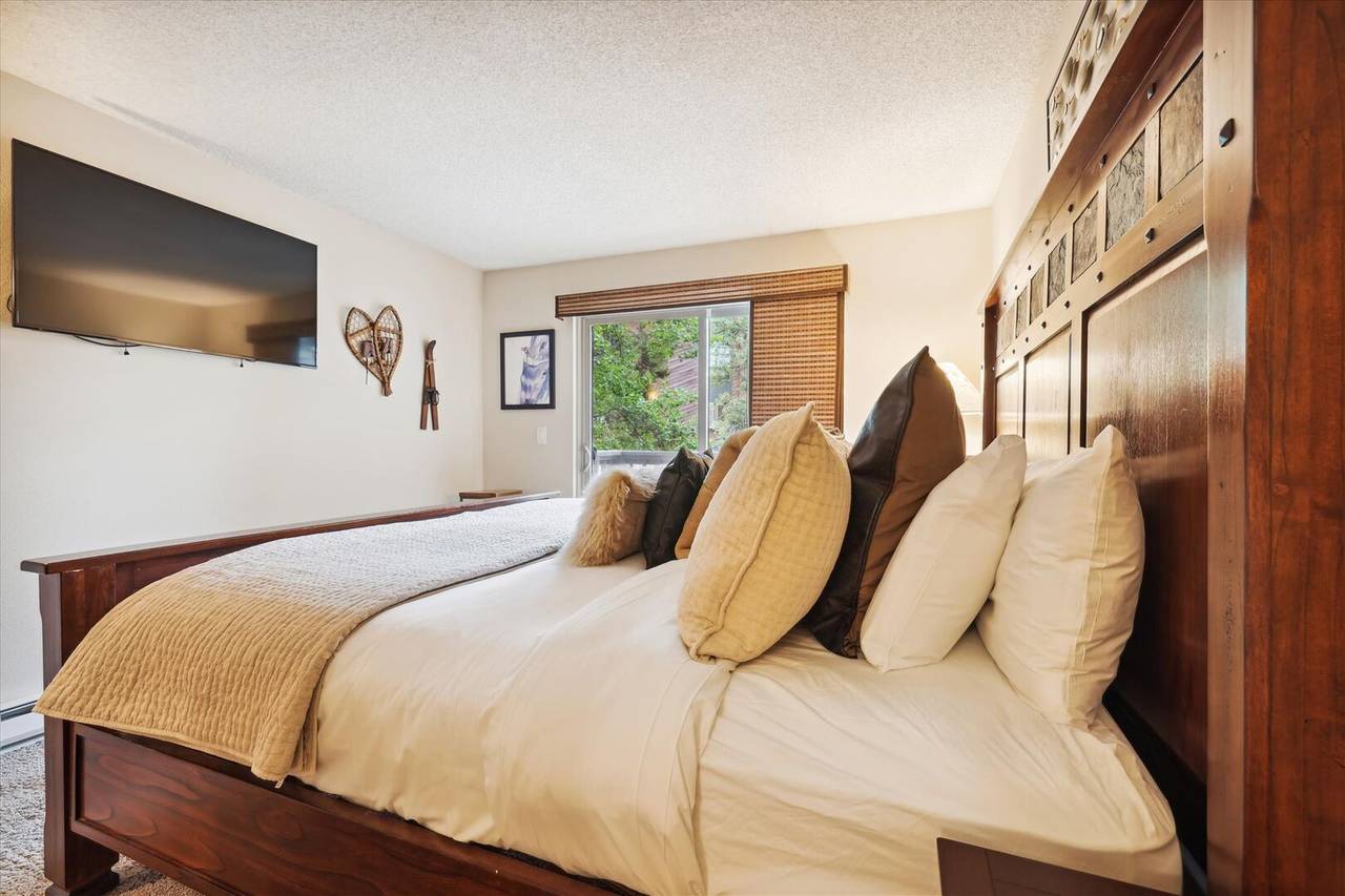 Bedroom - Pine Ridge 15A - Breckenridge Vacation Rental Bedroom - Pine Ridge 15A - Breckenridge Vacation Rental