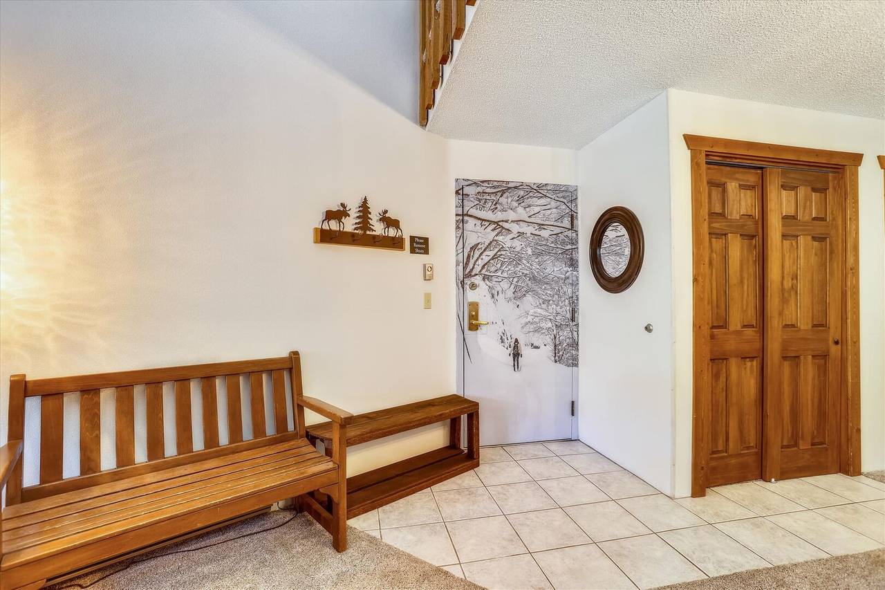 Entry - Pine Ridge 7E - Ski-in / Ski-Out - Breckenridge Vacation Rental Entry - Pine Ridge 7E - Ski-in / Ski-Out - Breckenridge Vacation Rental