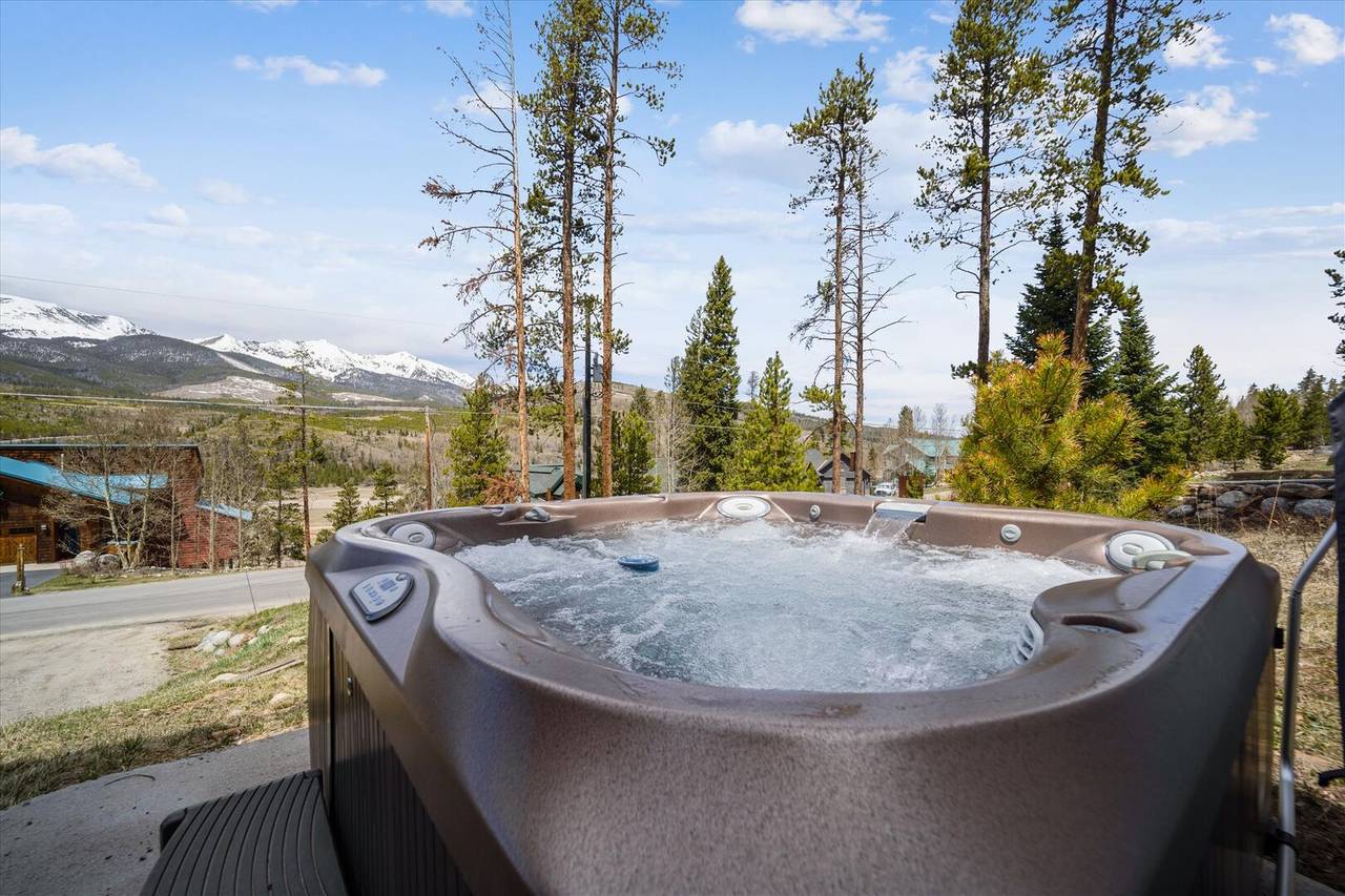 Hot Tub - Powder Moose Villa - Breckenridge Vacation Rental Hot Tub - Powder Moose Villa - Breckenridge Vacation Rental