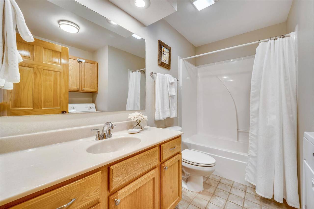 Bathroom - Powder Moose Villa - Breckenridge Vacation Rental Bathroom - Powder Moose Villa - Breckenridge Vacation Rental