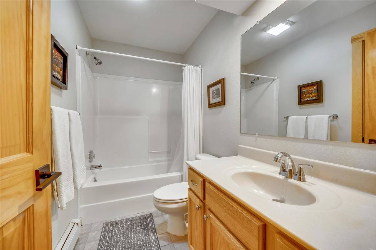 Bathroom - Powder Moose Villa - Breckenridge Vacation Rental Bathroom - Powder Moose Villa - Breckenridge Vacation Rental