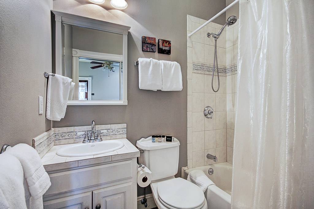 Bathroom - Ridge Street Lookout - Breckenridge Vacation Rental Bathroom - Ridge Street Lookout - Breckenridge Vacation Rental