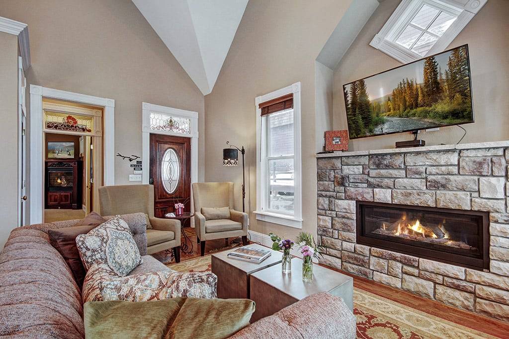 Living Area - Ridge Street Lookout - Breckenridge Vacation Rental Living Area - Ridge Street Lookout - Breckenridge Vacation Rental